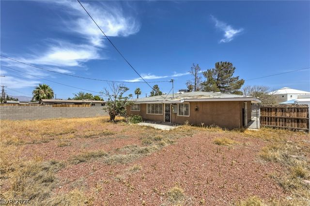 933 Mezpah Street, Las Vegas, NV 89106