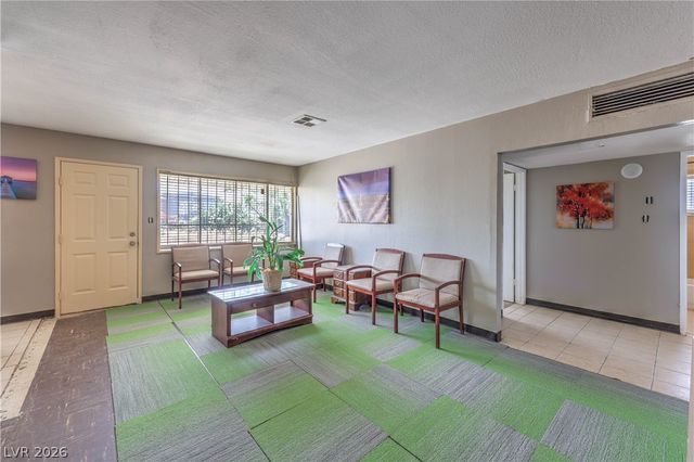 933 Mezpah Street, Las Vegas, NV 89106