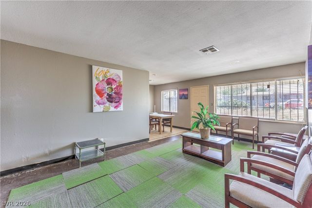 933 Mezpah Street, Las Vegas, NV 89106