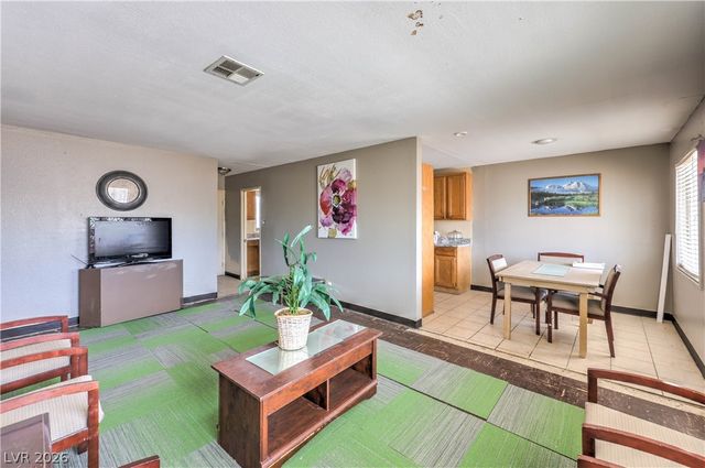 933 Mezpah Street, Las Vegas, NV 89106