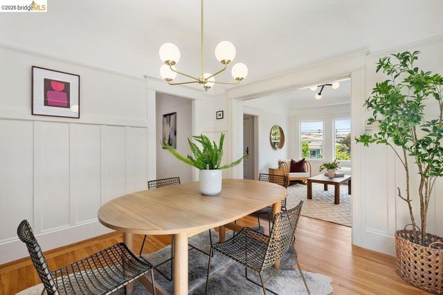 4369 Howe St, Oakland, CA 94611