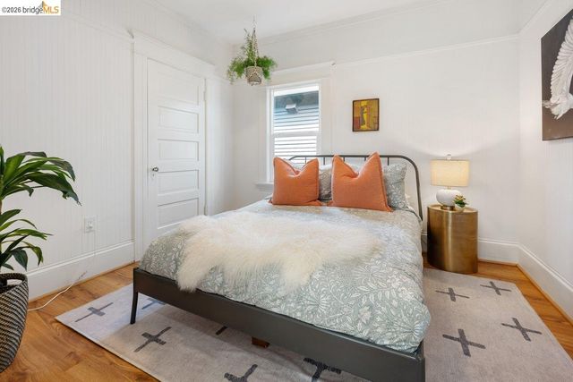 4369 Howe St, Oakland, CA 94611
