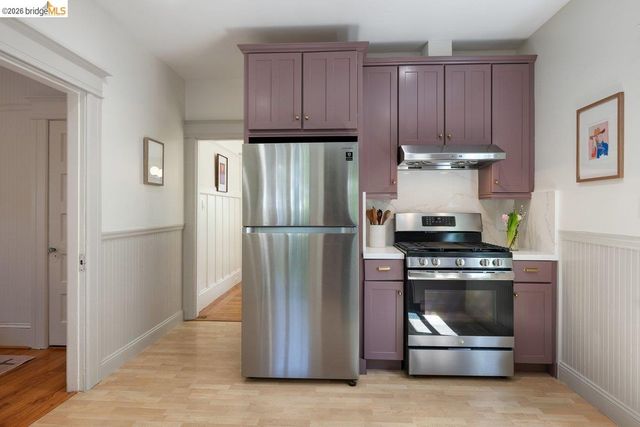 4369 Howe St, Oakland, CA 94611