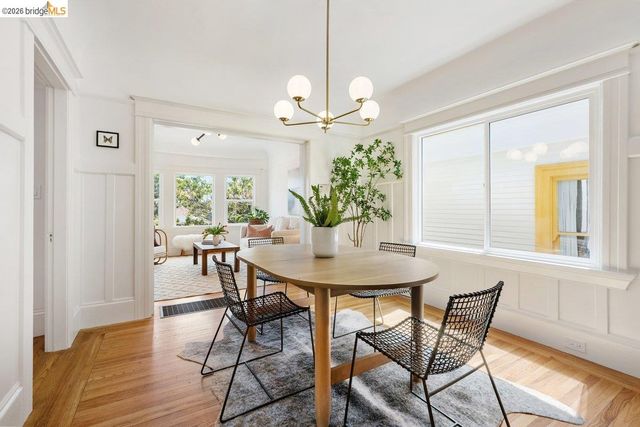 4369 Howe St, Oakland, CA 94611
