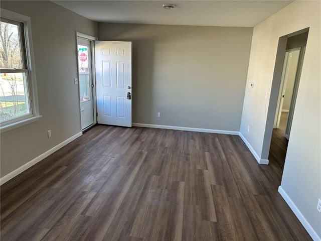 310 & 320 4th Street, Marion, IA 52302