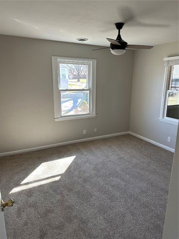 310 & 320 4th Street, Marion, IA 52302