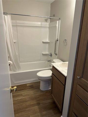 310 & 320 4th Street, Marion, IA 52302