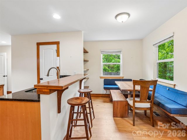 3 Delaware Avenue, Asheville, NC 28806