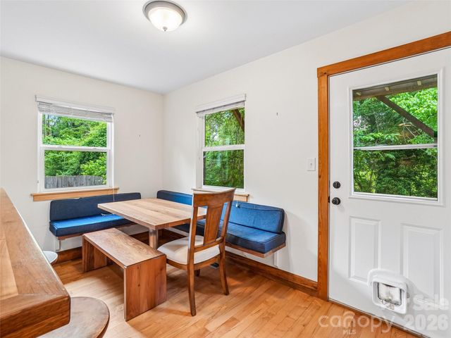 3 Delaware Avenue, Asheville, NC 28806