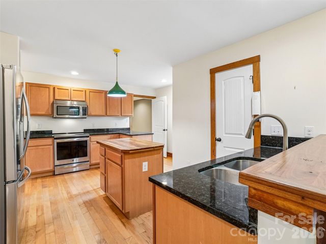 3 Delaware Avenue, Asheville, NC 28806