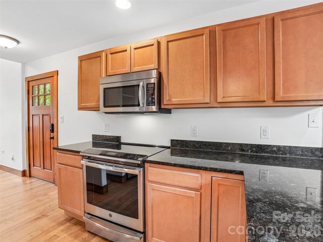 3 Delaware Avenue, Asheville, NC 28806