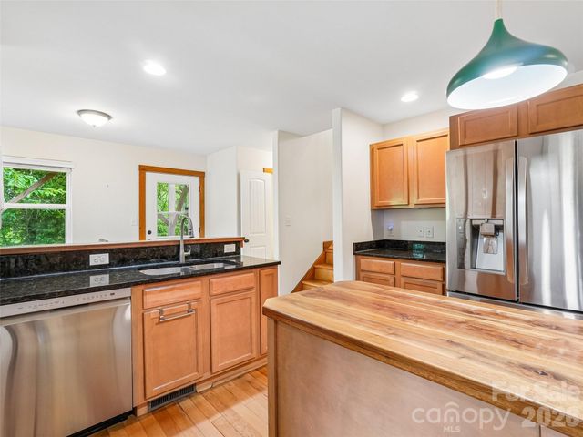3 Delaware Avenue, Asheville, NC 28806