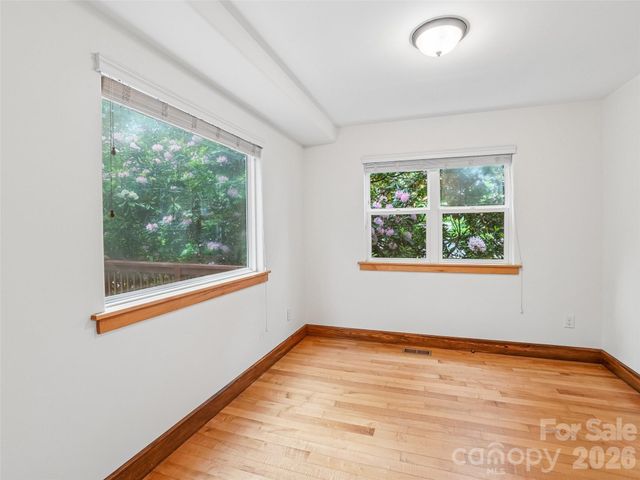 3 Delaware Avenue, Asheville, NC 28806