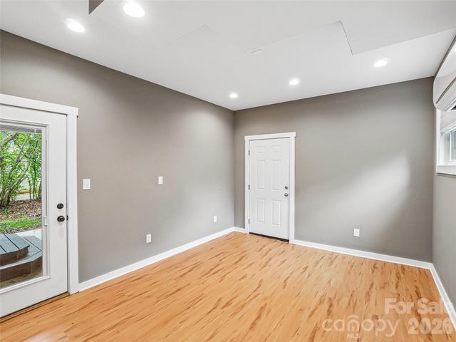 3 Delaware Avenue, Asheville, NC 28806
