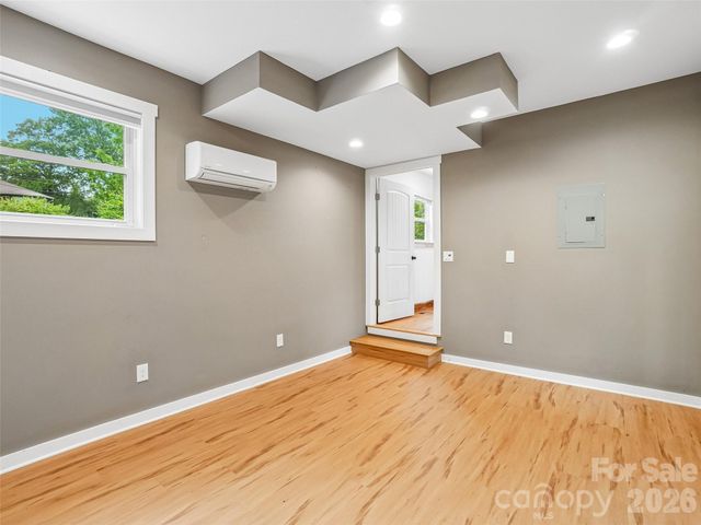 3 Delaware Avenue, Asheville, NC 28806