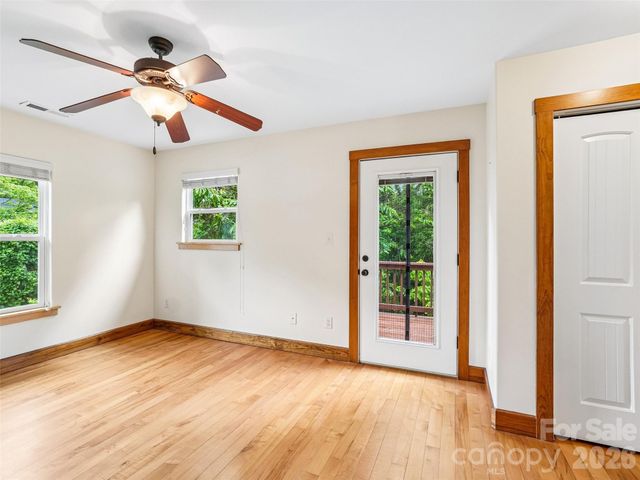 3 Delaware Avenue, Asheville, NC 28806