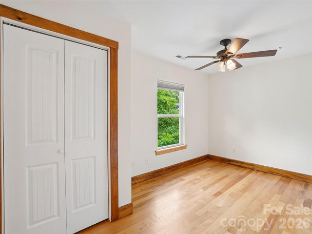 3 Delaware Avenue, Asheville, NC 28806
