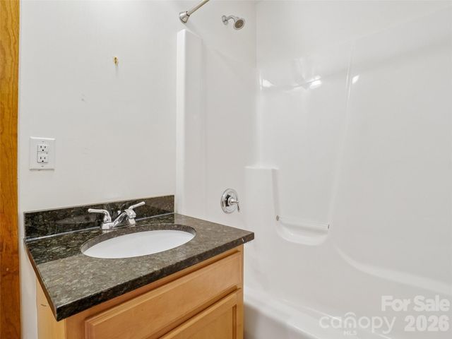 3 Delaware Avenue, Asheville, NC 28806
