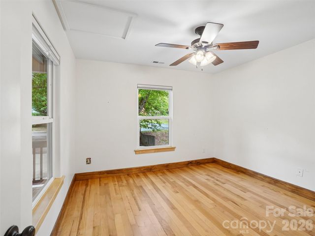 3 Delaware Avenue, Asheville, NC 28806