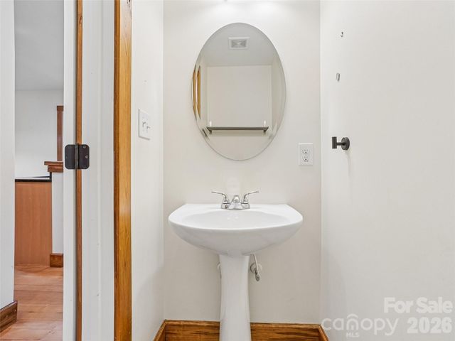 3 Delaware Avenue, Asheville, NC 28806