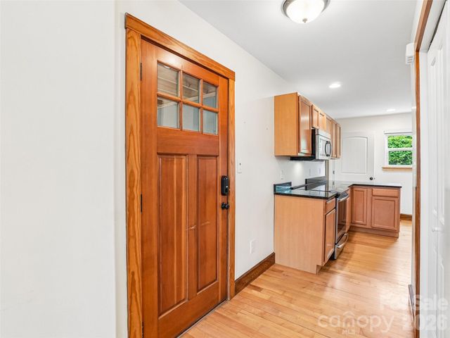 3 Delaware Avenue, Asheville, NC 28806