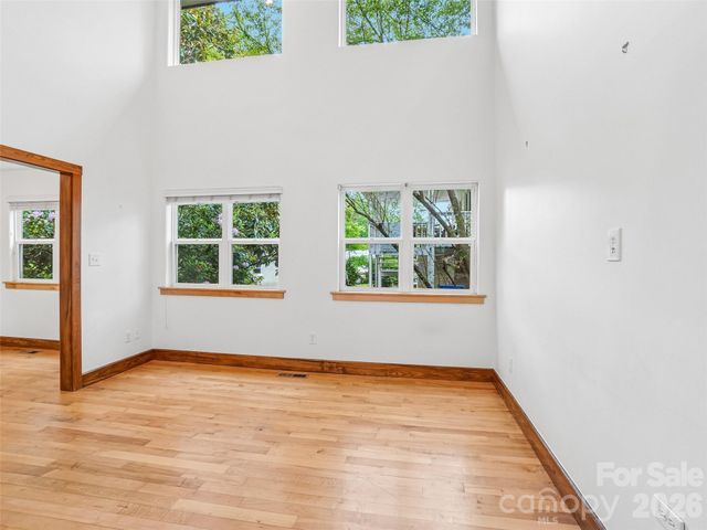 3 Delaware Avenue, Asheville, NC 28806