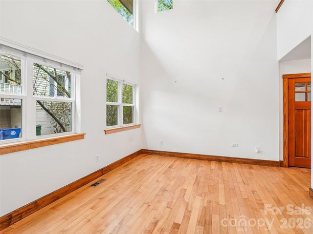 3 Delaware Avenue, Asheville, NC 28806