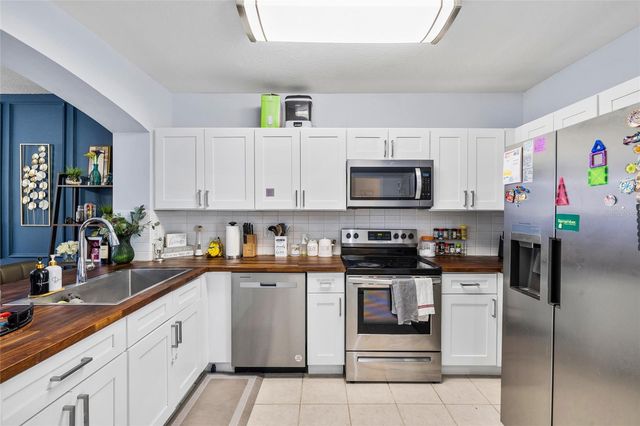 6105 OLIVEDALE DRIVE, Riverview, FL 33578