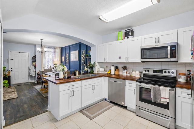 6105 OLIVEDALE DRIVE, Riverview, FL 33578