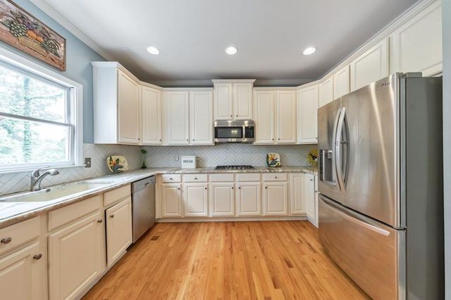 1327 Bridgemill Avenue, Canton, GA 30114