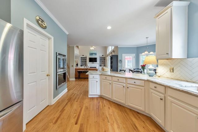1327 Bridgemill Avenue, Canton, GA 30114