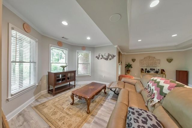 1327 Bridgemill Avenue, Canton, GA 30114