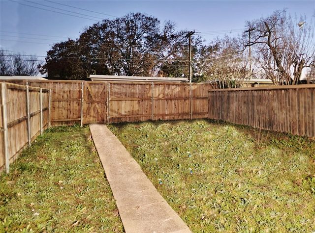 13606 Flagstone Lane, Dallas, TX 75240