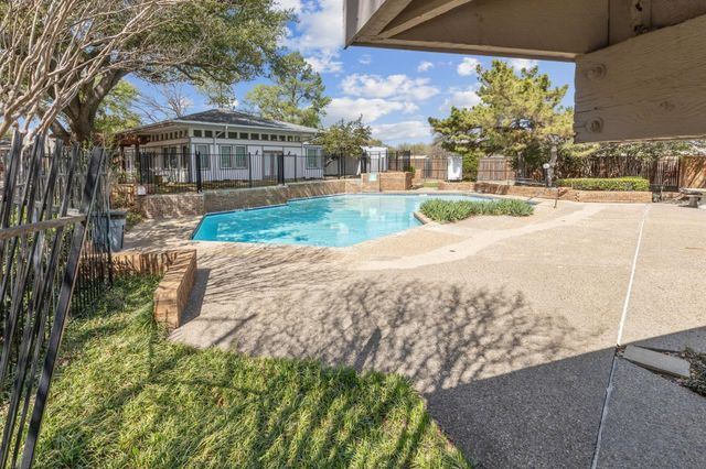 13606 Flagstone Lane, Dallas, TX 75240
