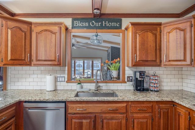 917 WINDWARD COURT, Oshkosh, WI 54901