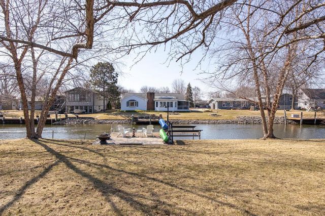 917 WINDWARD COURT, Oshkosh, WI 54901