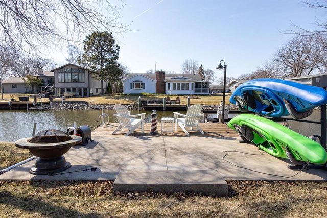 917 WINDWARD COURT, Oshkosh, WI 54901