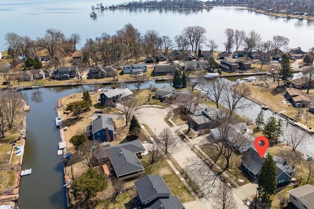 917 WINDWARD COURT, Oshkosh, WI 54901