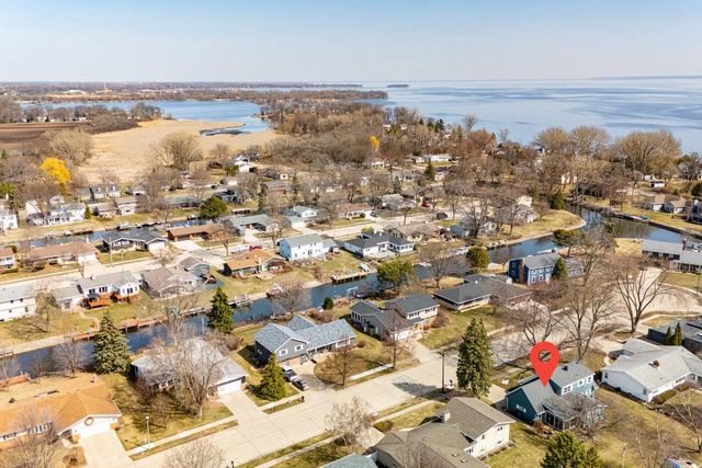 917 WINDWARD COURT, Oshkosh, WI 54901