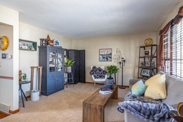 917 WINDWARD COURT, Oshkosh, WI 54901