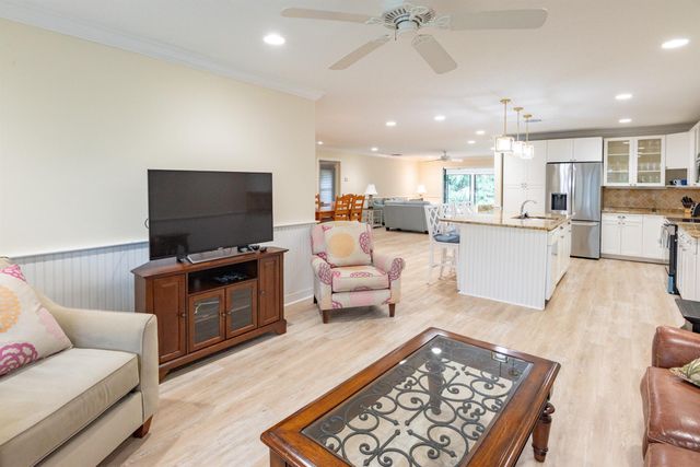 2918 SE Fairway 13, Stuart, FL 34997