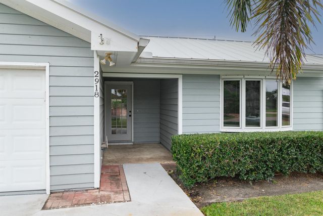 2918 SE Fairway 13, Stuart, FL 34997