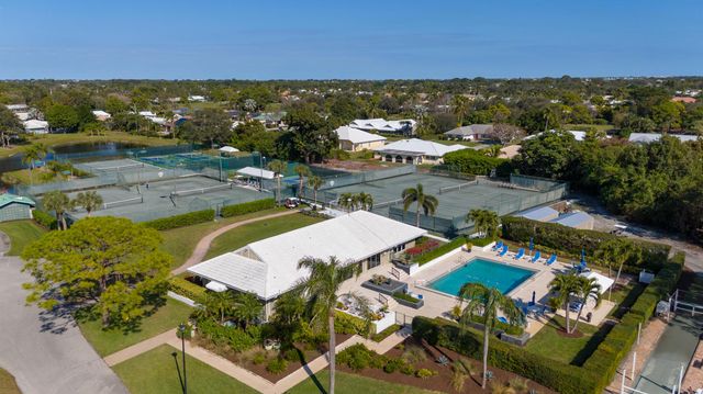 2918 SE Fairway 13, Stuart, FL 34997