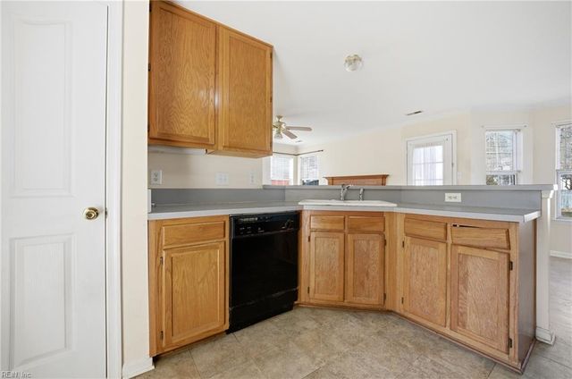 957 Willbrook RD, Newport News, VA 23602