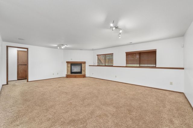 5334 N Rock Spring St, Bel Aire, KS 67226