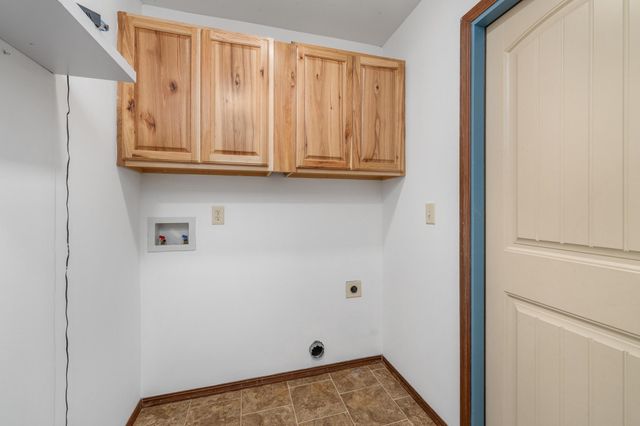 5334 N Rock Spring St, Bel Aire, KS 67226