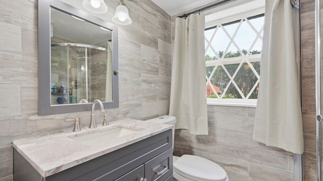 3731 Valley Ridge Dr, Nashville, TN 37211
