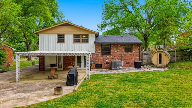 3731 Valley Ridge Dr, Nashville, TN 37211