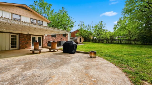 3731 Valley Ridge Dr, Nashville, TN 37211