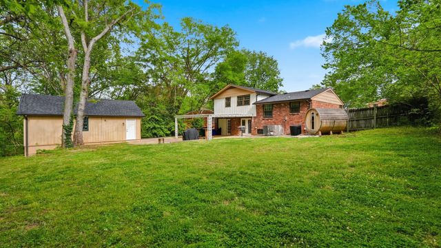 3731 Valley Ridge Dr, Nashville, TN 37211
